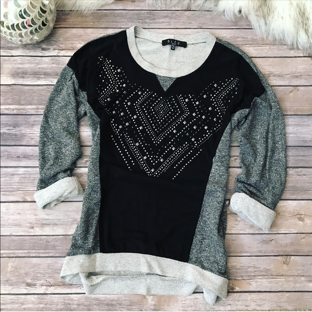 💗Gorgeous B.L.E.U sequined blouse💗